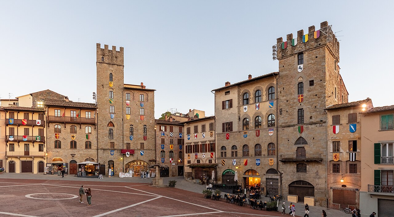Palazzi e torri di Piazza Grande ad Arezzo