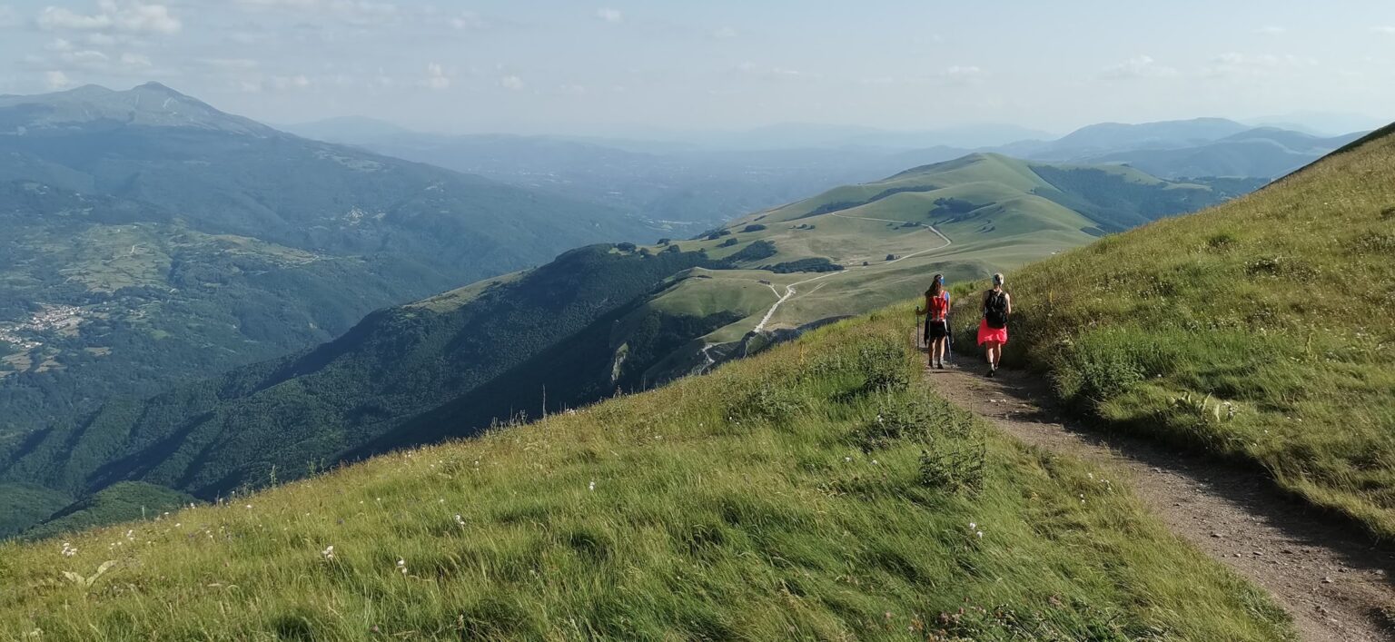 Walking along the panoramic Sibillini trails – Castelluccio di Norcia