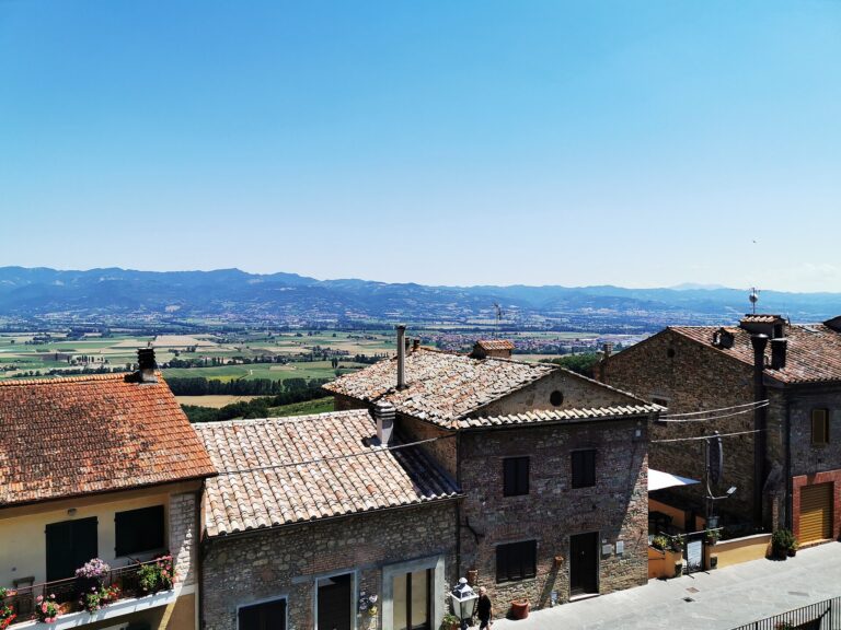 Tetti di Citerna e la Valtiberina