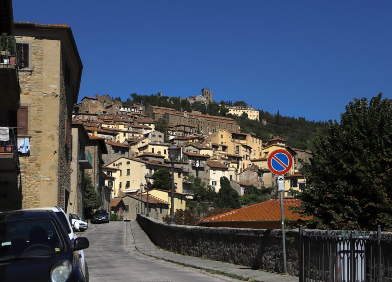 Cortona e le sue case sulla collina
